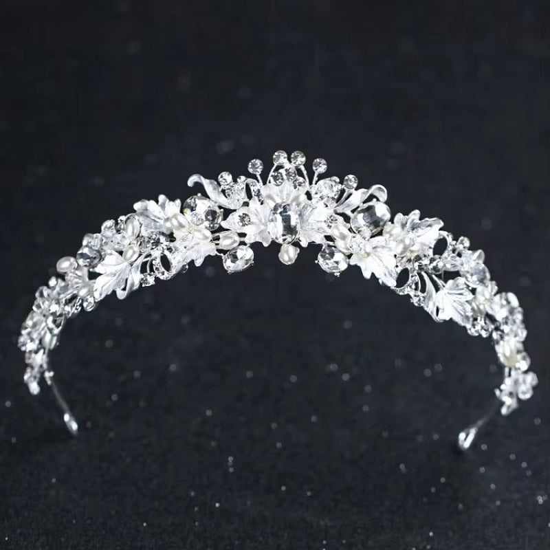 Işıltılı Kristal ve Boncuklu Çiçek Gelin Tacı 02055