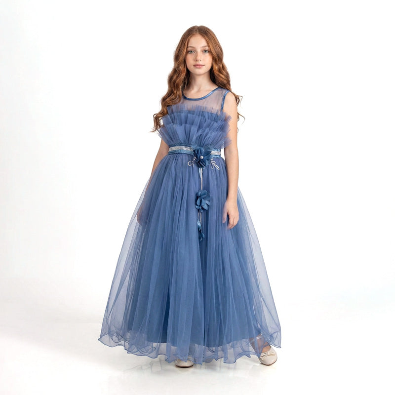 sırtı lastikli ve tül etekli kız çocuk mezuniyet elbisesi.