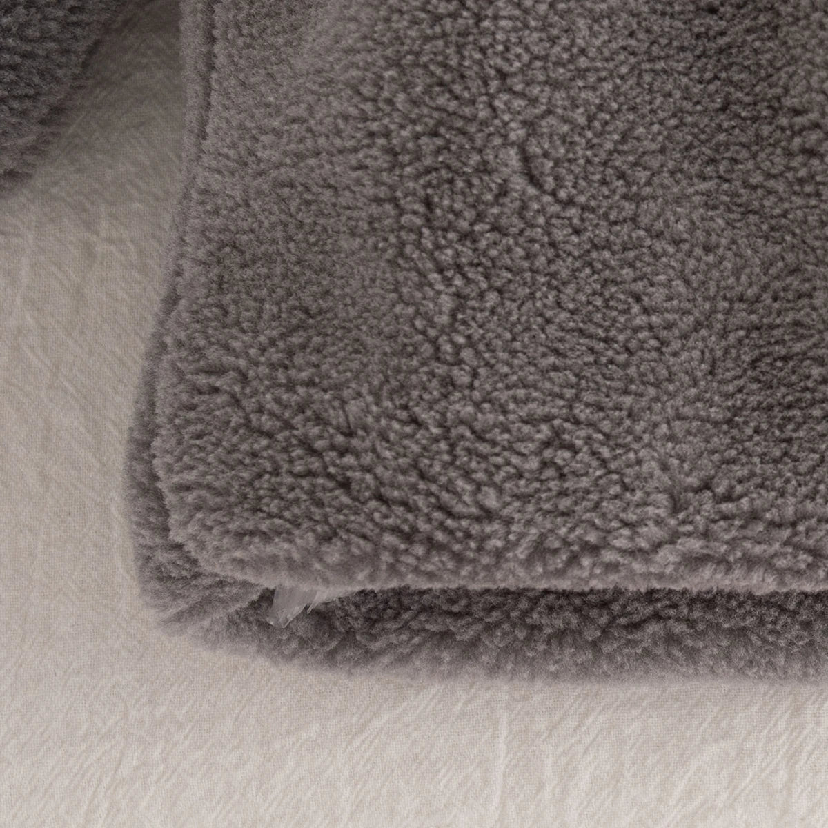 Ponponlu Peluş Kız Bebek Çocuk Montu 20522