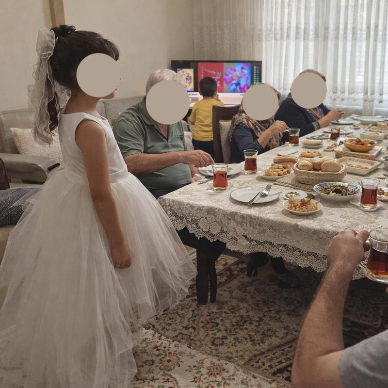 Kız Çocuk Beyaz Önü Kısa Arkası Uzun Kuyruklu Tül Abiye Elbise 24364