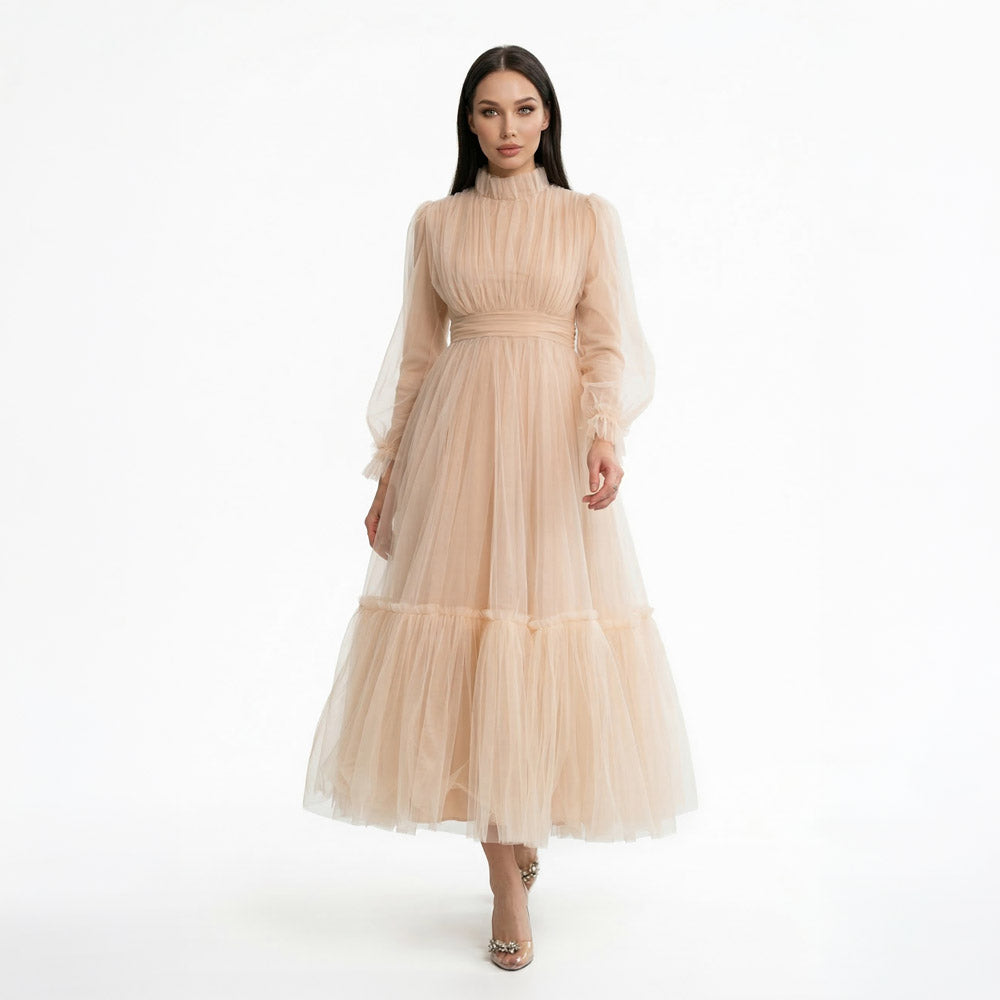 Ten rengi dik yakalı uzun kollu büzgü detaylı kadın tül abiye elbise