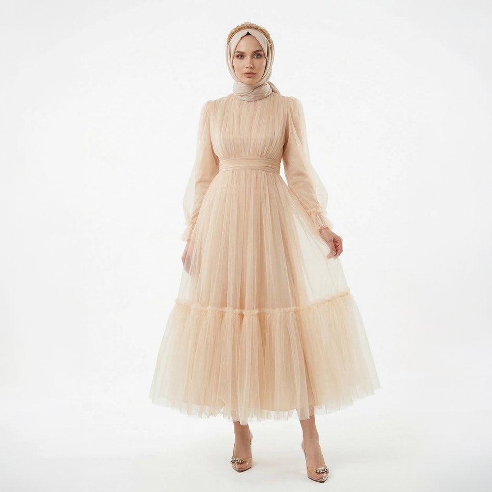 Ten rengi dik yakalı uzun kollu büzgü detaylı kadın tül abiye elbise