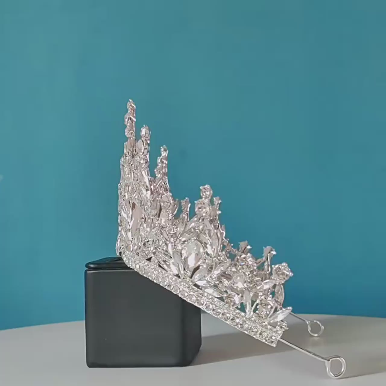 Altın Rengi Kırmızı Kına Tacı Işıltılı Kristal Taşlı Gelin ve Nişan Tacı 00792