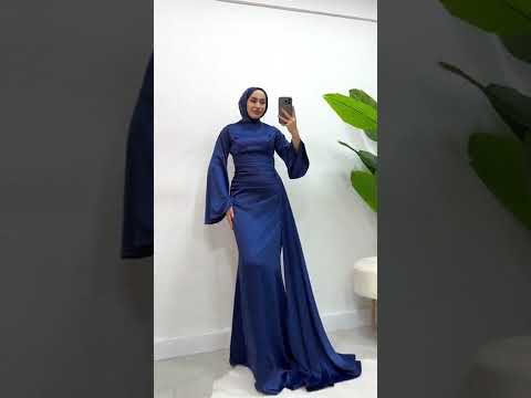 Kadın Lacivert İspanyol Kol ve Yandan Kuyruklu Saten Tesettür Abiye Elbise 01639
