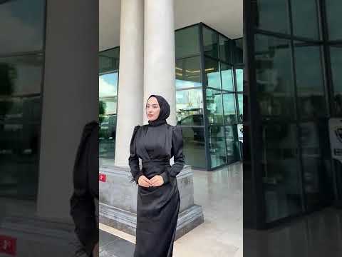 Kadın Siyah Saten ve Kolları Püsküllü Tesettür Abiye Elbise 95223